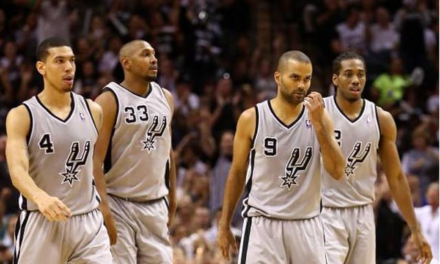 持球挡拆反 持球挡拆反